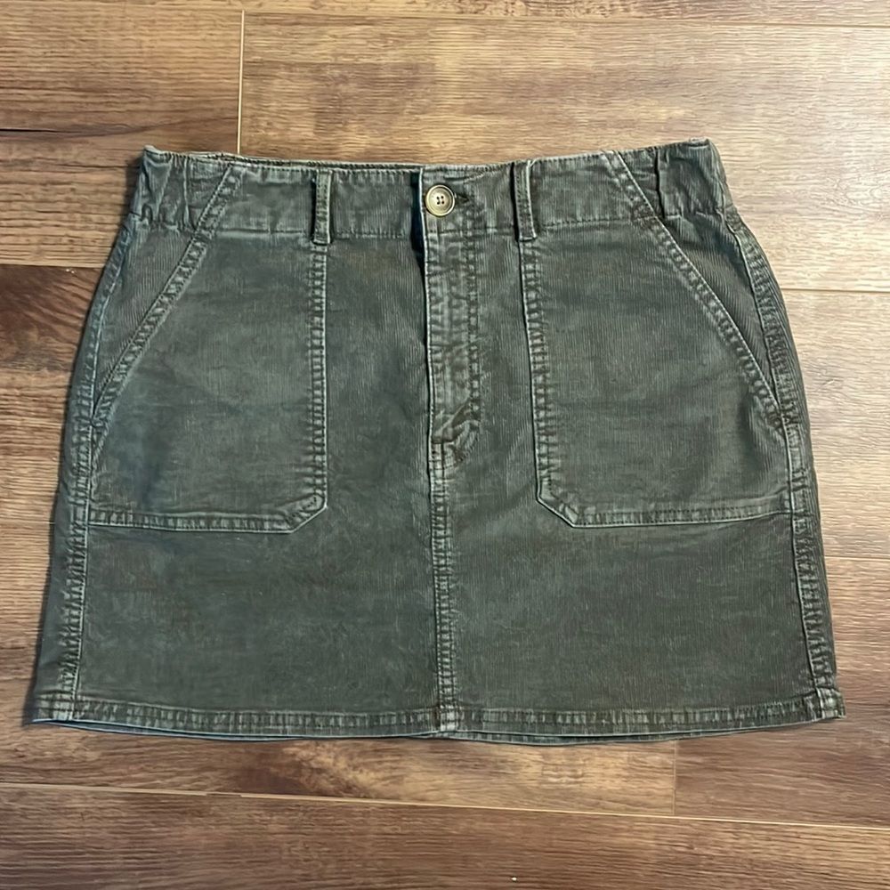 American Eagle Green Corduroy Skirt Size 10